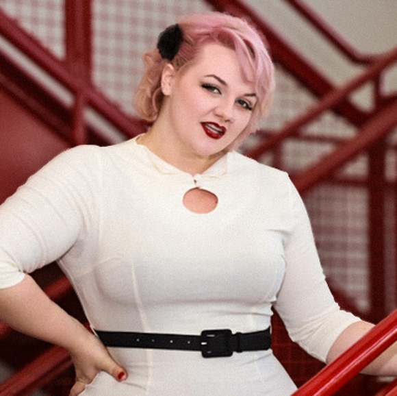 Meet your Posher, Raven - Picture 2 of 16